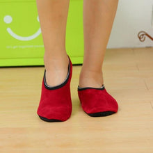 Load image into Gallery viewer, Hot Sale Winter Thick Socks Women Girls Non Slip Slipper Fleece Warm Gripper Slippers Slip-Resistant Bottom Sole Ankle Socks