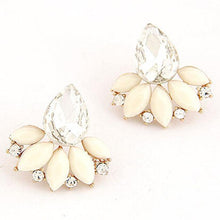 Load image into Gallery viewer, Ladies Fashion OL Temperament Shining Gem Leaves Earrings